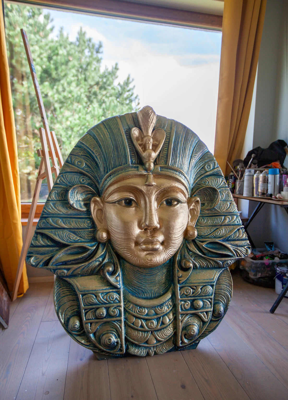 Popiersie faraona z druku 3D o wymiarach 123 cm x 110 cm